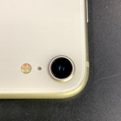 【全額返金保証】【最速発送】Apple iPhone iPhone SE（第3世代） 128GB スターライト docomo 白ロム 動作確認済 84%
