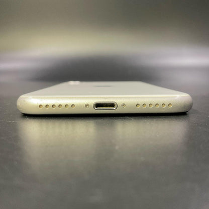 【全額返金保証】【最速発送】Apple iPhone iPhone SE（第3世代） 128GB スターライト docomo 白ロム 動作確認済 82%