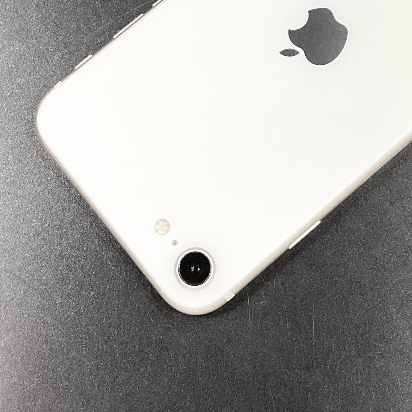 【全額返金保証】【最速発送】Apple iPhone iPhone SE（第3世代） 256GB スターライト SIMフリー 白ロム 動作確認済 80%