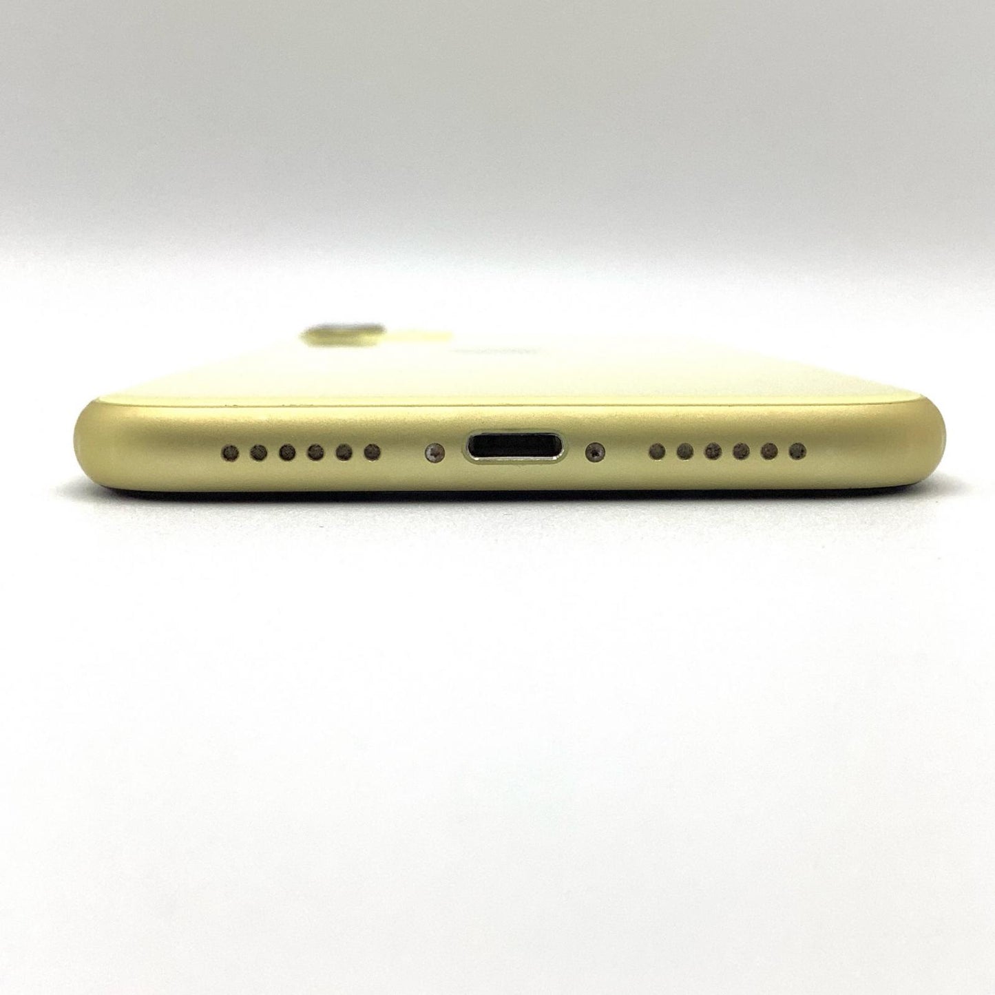 【全額返金保証】【最速発送】Apple iPhone iPhone 11 128GB イエロー au 白ロム 動作確認済 75%