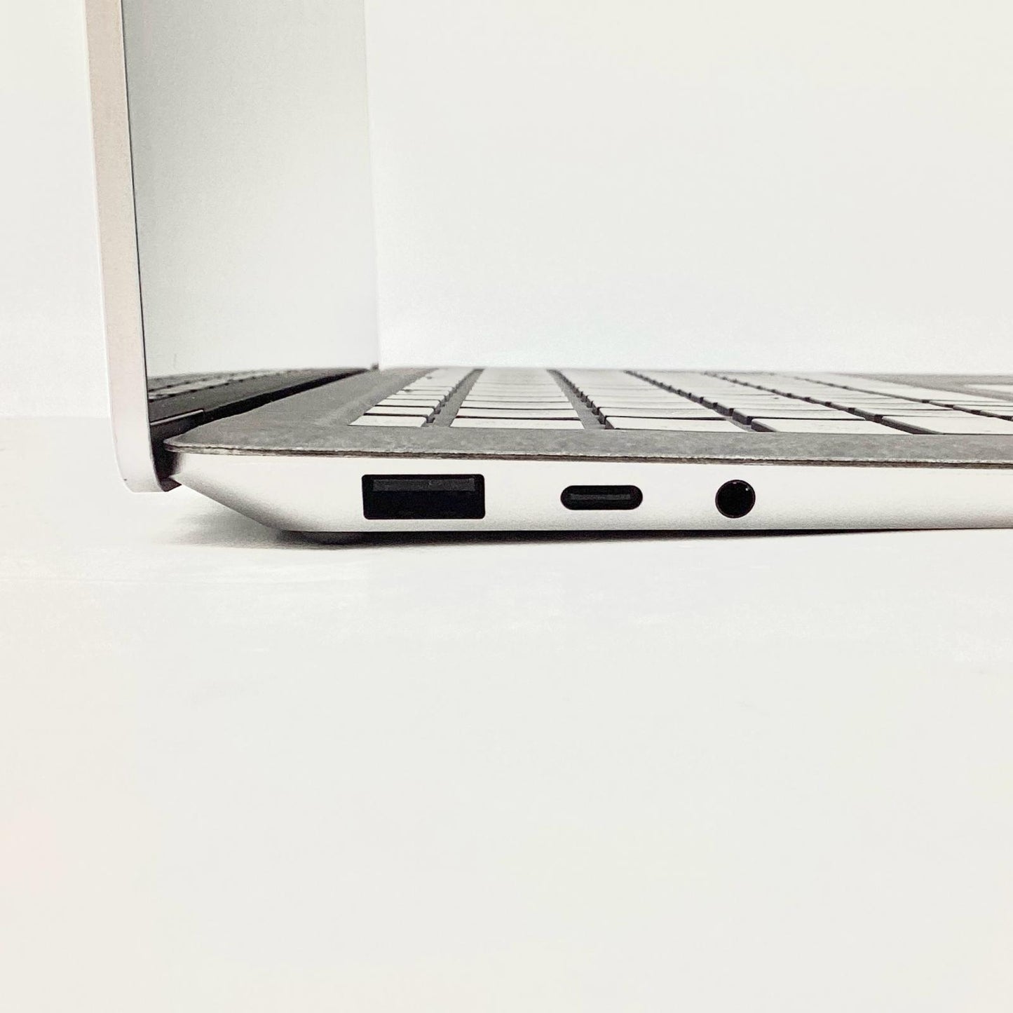 【全額返金保証】【最速発送】Microsoft Surface Laptop4 1958 AMD Ryzen 5 Microsoft Surface Edition 8GB M.2 SSD 256GB 85.0% 動作確認済