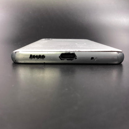 【最速発送】SAMSUNG Galaxy A20 32GB ホワイト docomo SC-02M 白ロム【難有】
