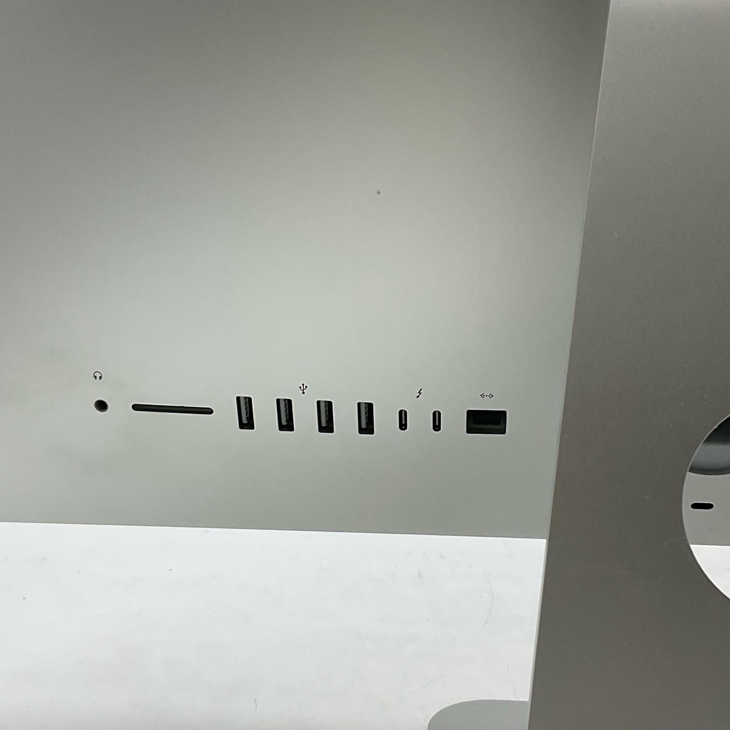 【全額返金保証】【最速発送】Apple iMac 21.5インチ Intel Core i5 8GB SSD 1TB シルバー 動作確認済