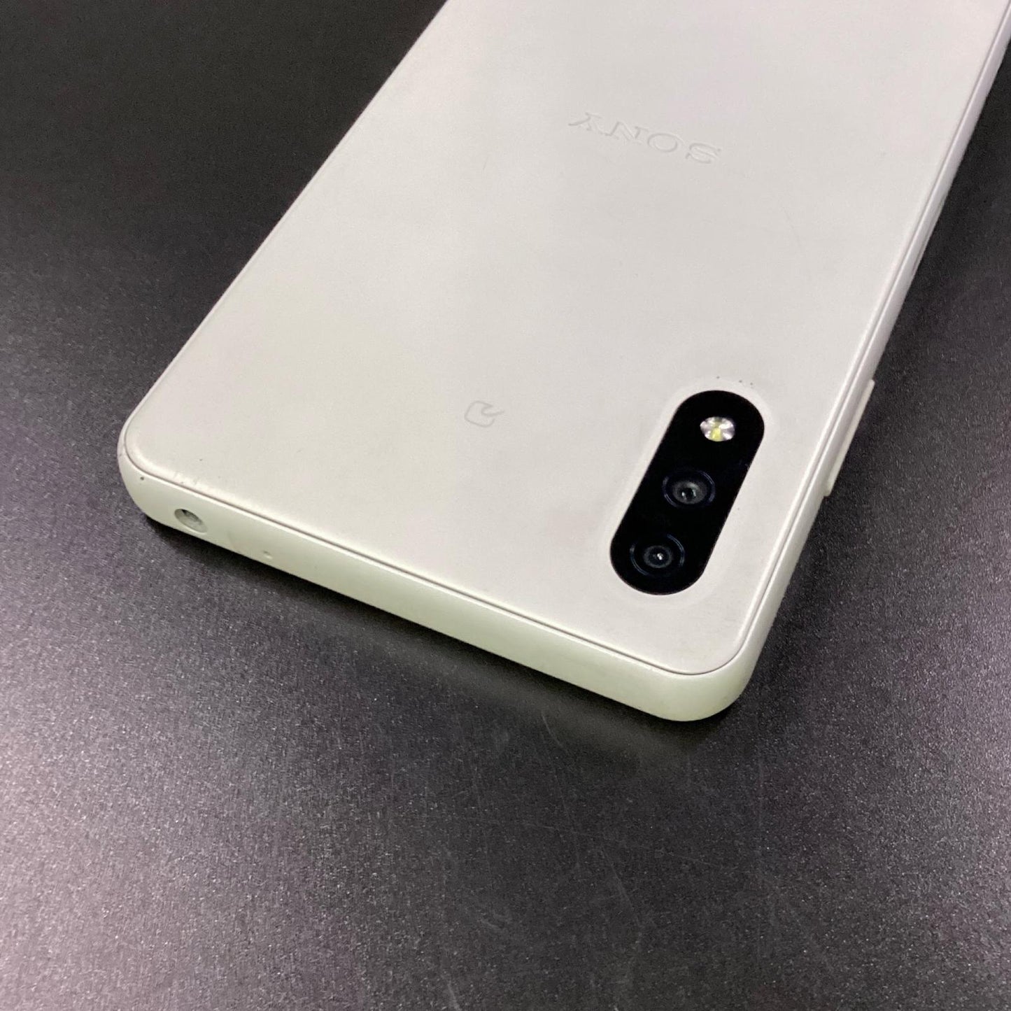 【全額返金保証】【最速発送】Sony Xperia Ace II 64GB ホワイト docomo SO-41B 白ロム 動作確認済