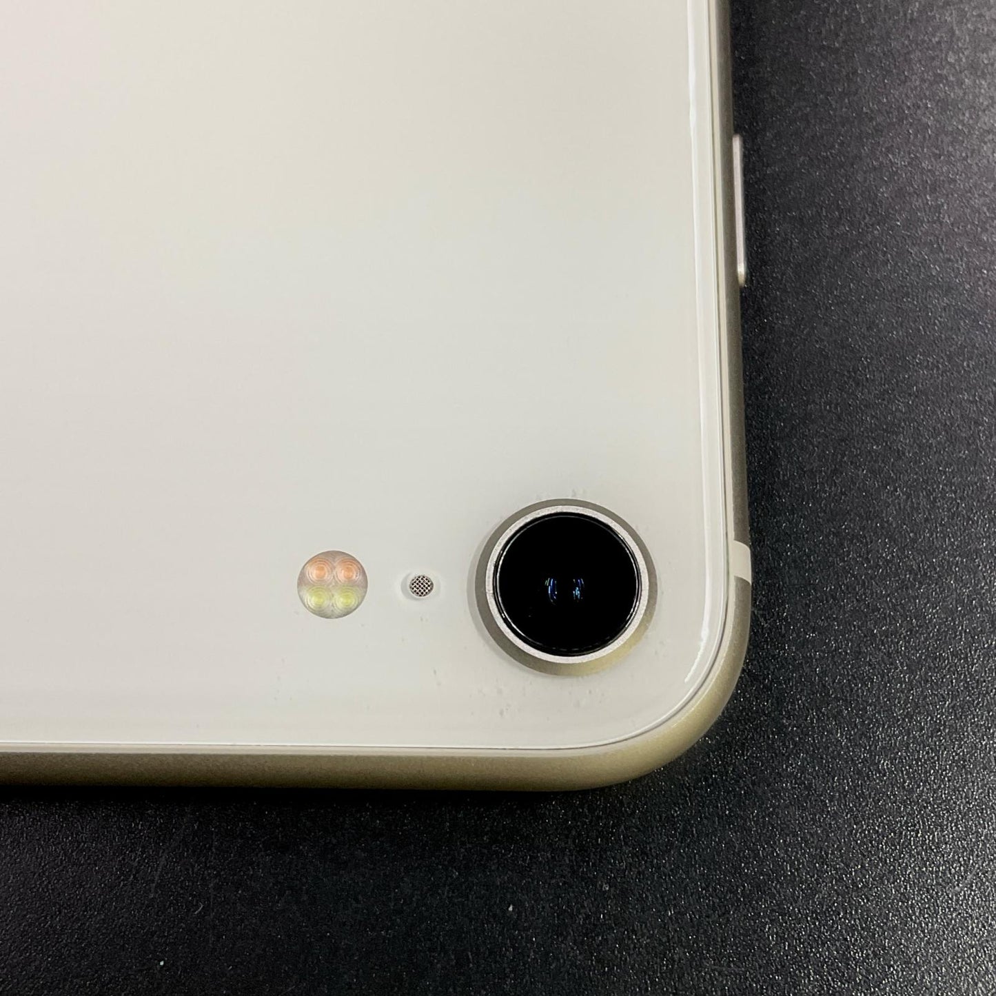 【全額返金保証】【最速発送】Apple iPhone iPhone SE 3 128GB スターライト 白ロム 動作確認済 87.5%