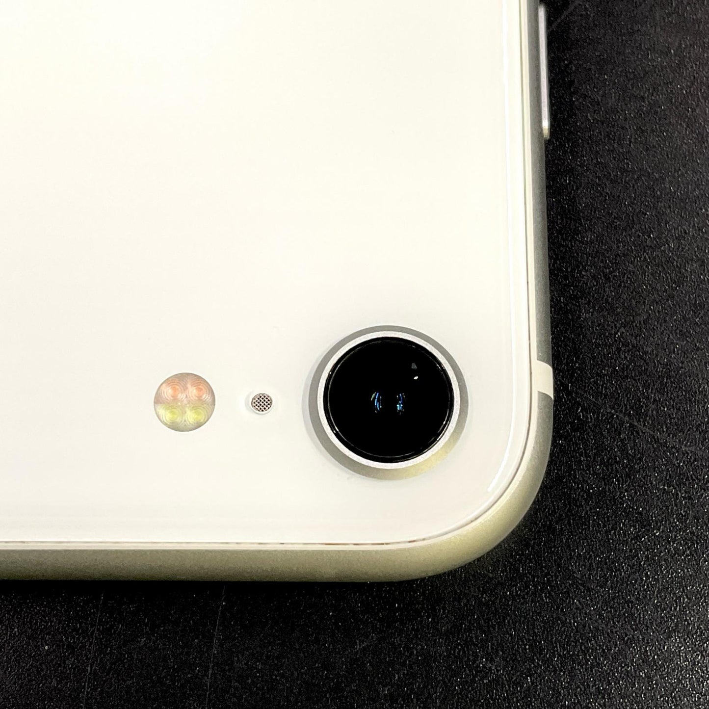 【全額返金保証】【最速発送】Apple iPhone iPhone SE（第2世代） 64GB ホワイト 白ロム 動作確認済 78.7%