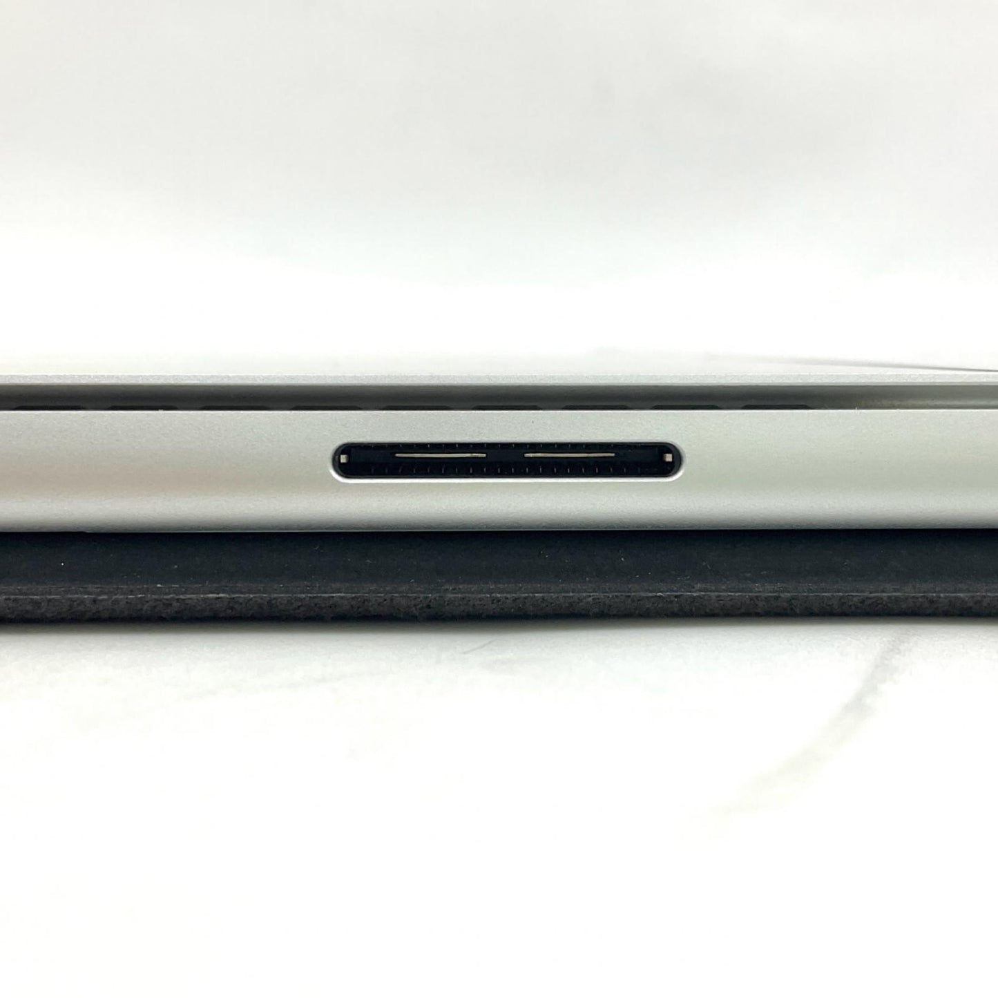【全額返金保証】【最速発送】Microsoft Surface Pro 11 2076 ZHX-00011 Snapdragon(R) X 10-core X1P64100 @ 3.40GHz 3.42GHz 16GB M.2 SSD 256GB 99.1% 超美品 動作確認済