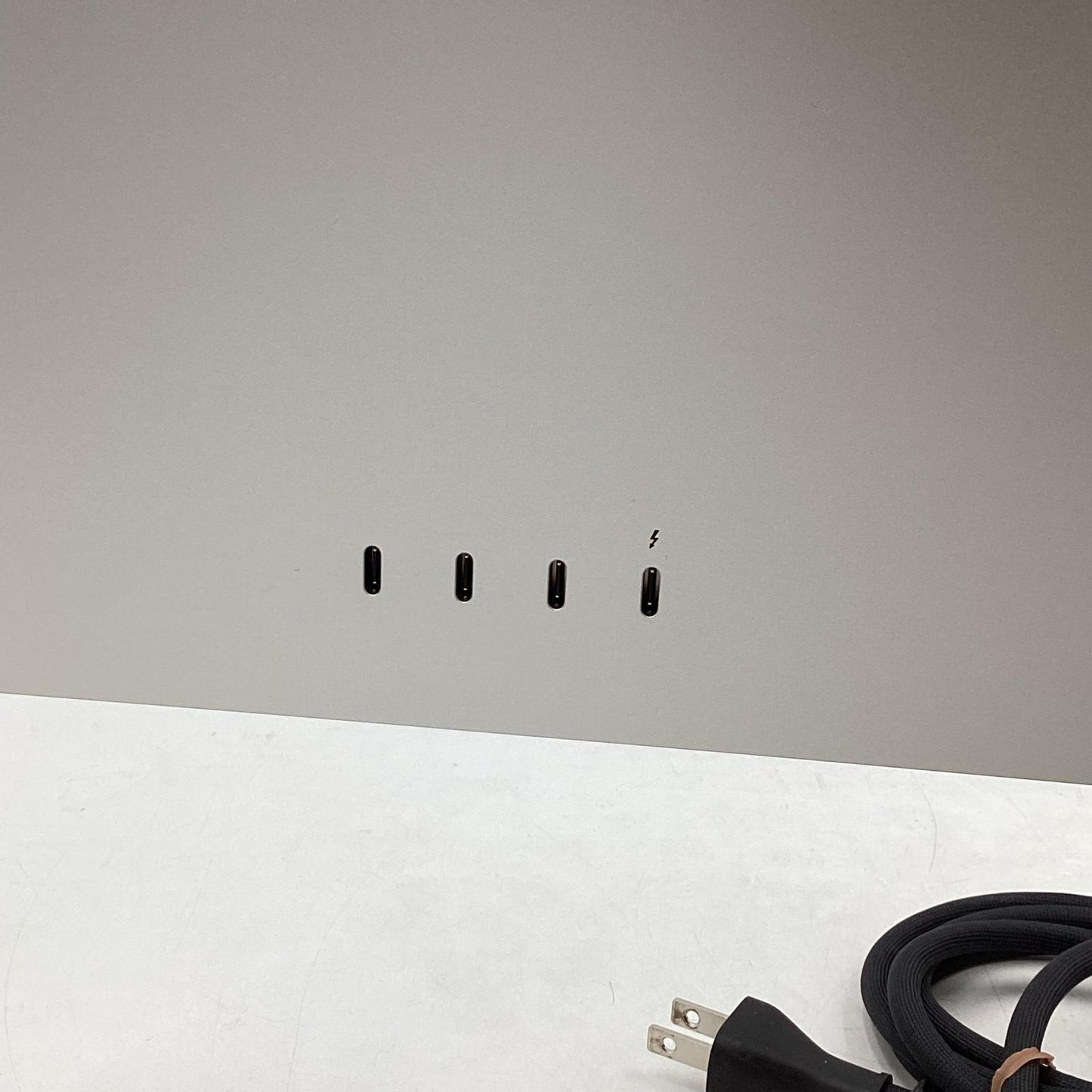 【全額返金保証】【最速発送】Apple Apple Studio Display MK0U3J/A  27インチ 超美品 動作確認済