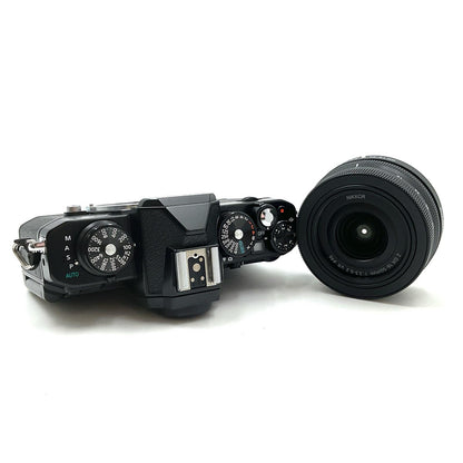 【全額返金保証】【最速発送】Nikon デジタル一眼 Z fc NIKKOR Z DX 16-50mm F3.5-6.3 VR レンズキット ブラック 美品 動作確認済