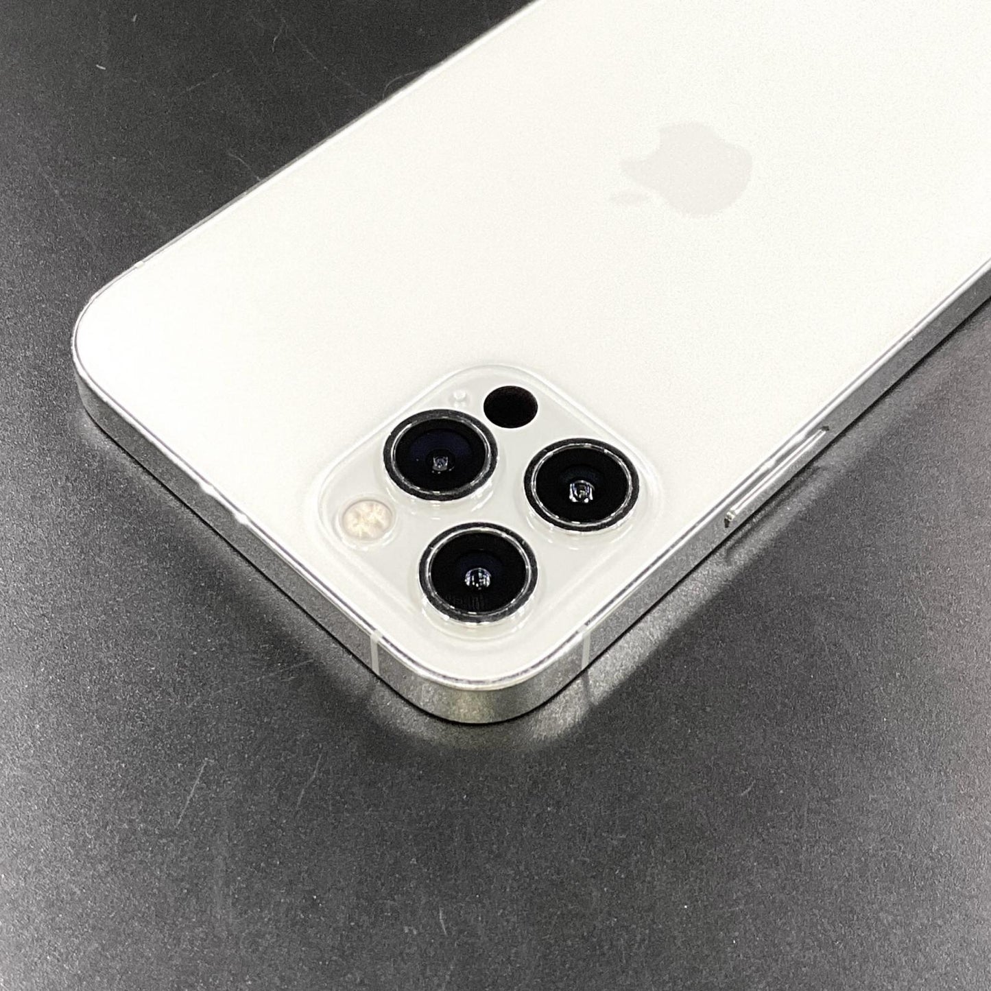 【全額返金保証】【最速発送】Apple iPhone iPhone 12 Pro 128GB シルバー au 白ロム 動作確認済 78%