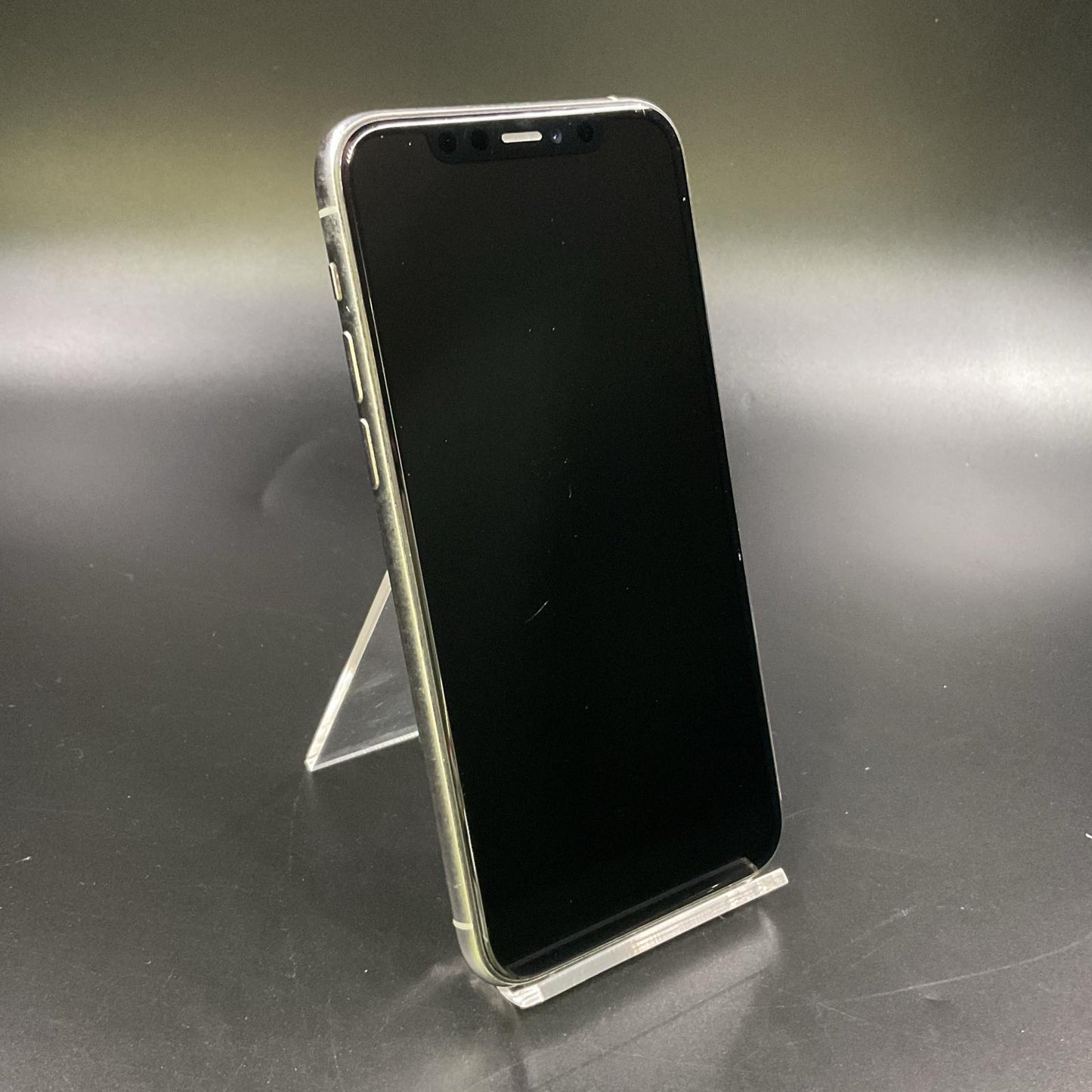 【全額返金保証】【最速発送】Apple iPhone iPhone 11 Pro 64GB シルバー au 白ロム 動作確認済 72%