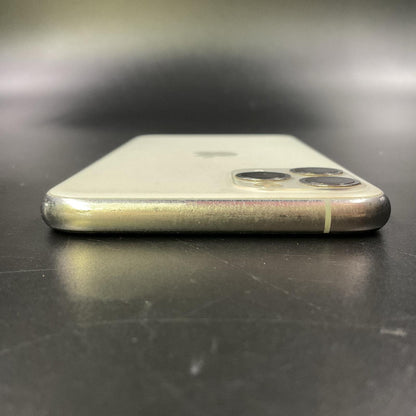 【全額返金保証】【最速発送】Apple iPhone iPhone 11 Pro 64GB シルバー au 白ロム 動作確認済 72%
