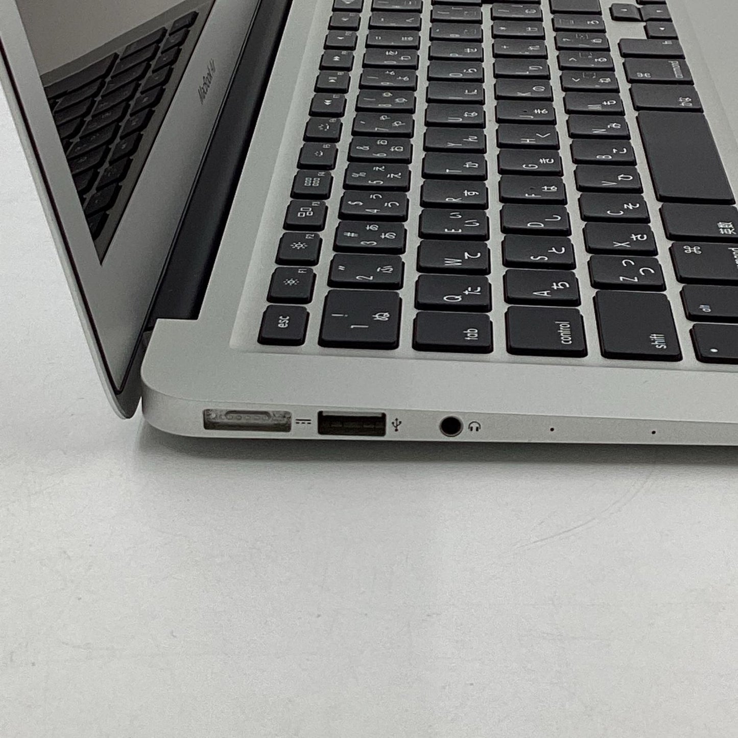 【全額返金保証】【最速発送】Apple MacBook Air 13.3インチ 2015 1.6GHz デュアルコア Intel Core i5 8GB SSD 128GB シルバー 86.3% 動作確認済