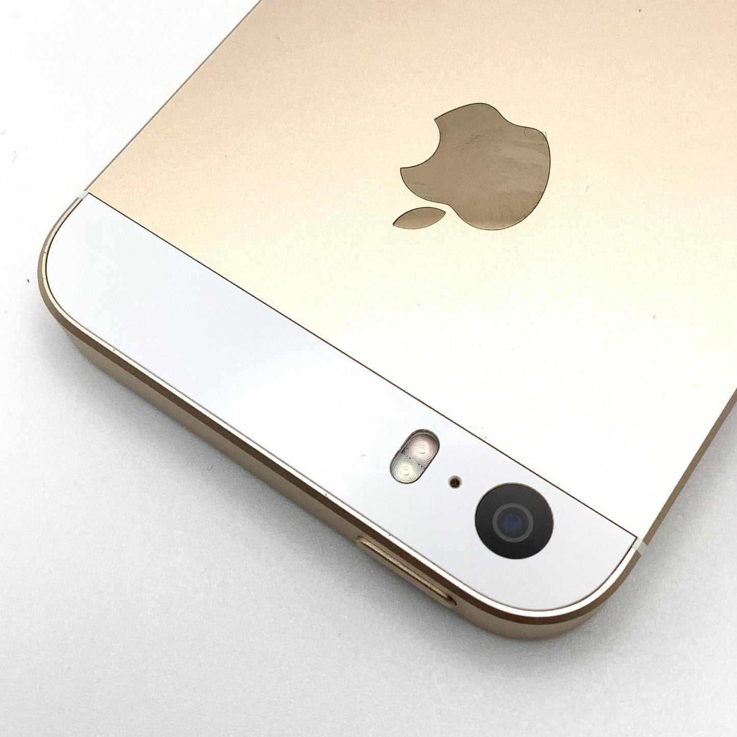 【全額返金保証】【最速発送】Apple iPhone iPhone SE 16GB ゴールド au 白ロム 動作確認済 89%