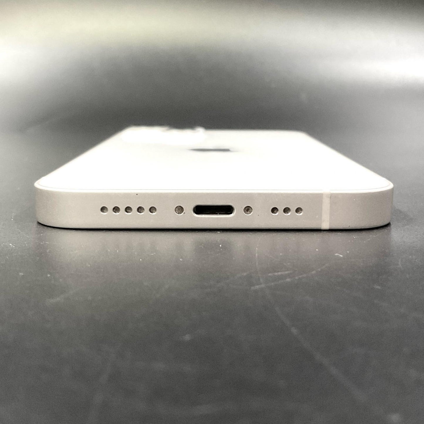 【全額返金保証】【最速発送】Apple iPhone iPhone 13 128GB スターライト docomo SIMフリー 白ロム 美品 動作確認済 84%
