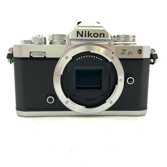 【全額返金保証】【最速発送】Nikon デジタル一眼 Z fc 16-50 VR レンズキット シルバー 美品 動作確認済