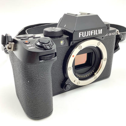【全額返金保証】【最速発送】FUJIFILM デジタル一眼 X-S10 ボディ ブラック 動作確認済