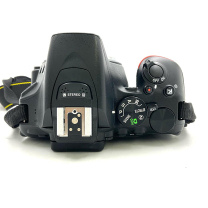 【全額返金保証】【最速発送】Nikon デジタル一眼 D5600 ダブルズームキット ブラック 動作確認済