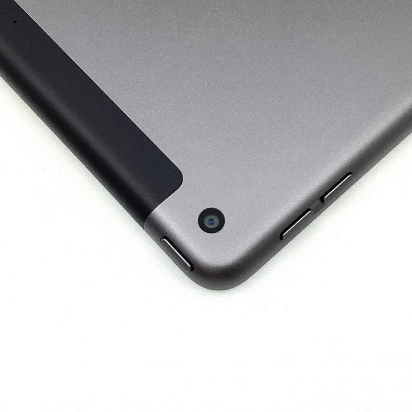 【全額返金保証】【最速発送】Apple iPad iPad 10.2インチ 第9世代 64GB スペースグレイ WiFi+Cellular Softbank SIMフリー 美品 動作確認済