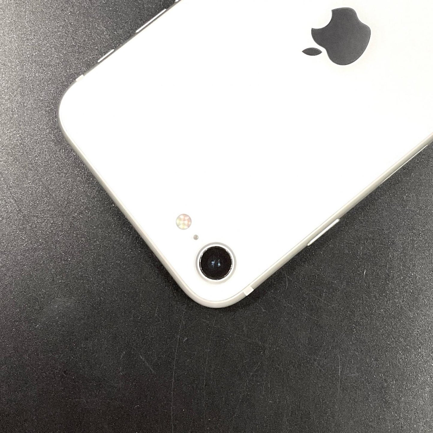 【全額返金保証】【最速発送】Apple iPhone iPhone SE（第2世代） 64GB ホワイト Softbank 白ロム 動作確認済 78%