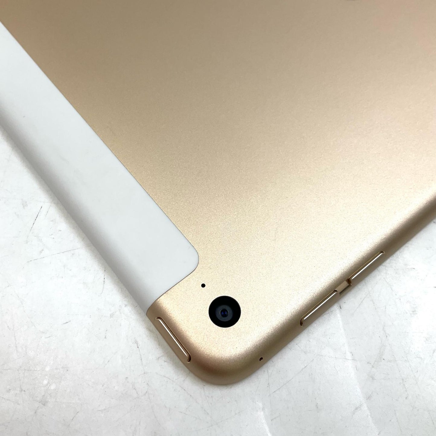 【全額返金保証】【最速発送】Apple iPad mini 7.9インチ 第4世代 32GB ゴールド WiFi+Cellular docomo 白ロム 美品 動作確認済