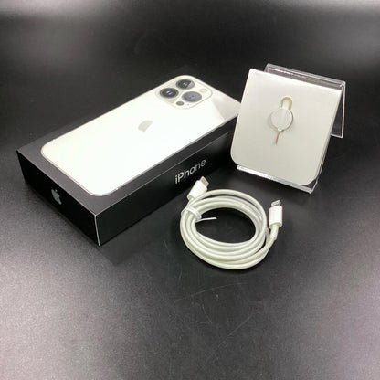 【全額返金保証】【最速発送】Apple iPhone iPhone 13 Pro 256GB シルバー docomo 白ロム 動作確認済 80%