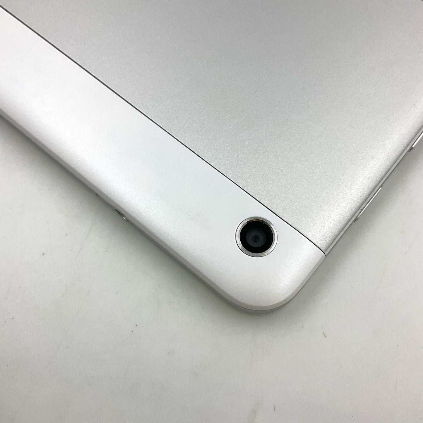 【全額返金保証】【最速発送】docomo dtab 8インチ 16GB docomo 白ロム 美品 動作確認済
