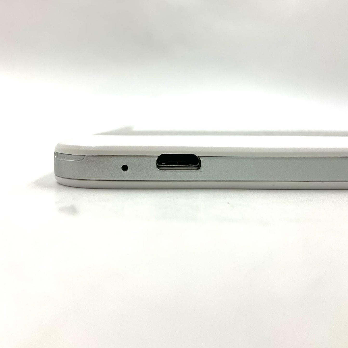 【全額返金保証】【最速発送】docomo dtab 8インチ 16GB docomo 白ロム 美品 動作確認済