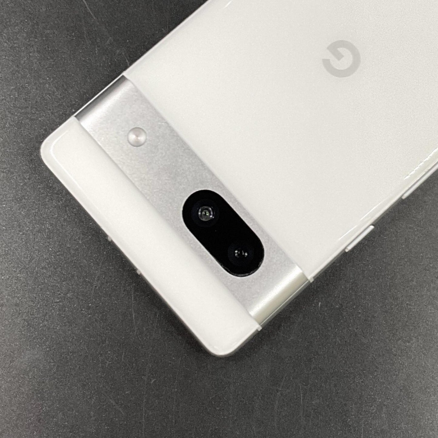 【全額返金保証】【最速発送】Google Pixel 7a 128GB Snow docomo G82U8 白ロム 動作確認済