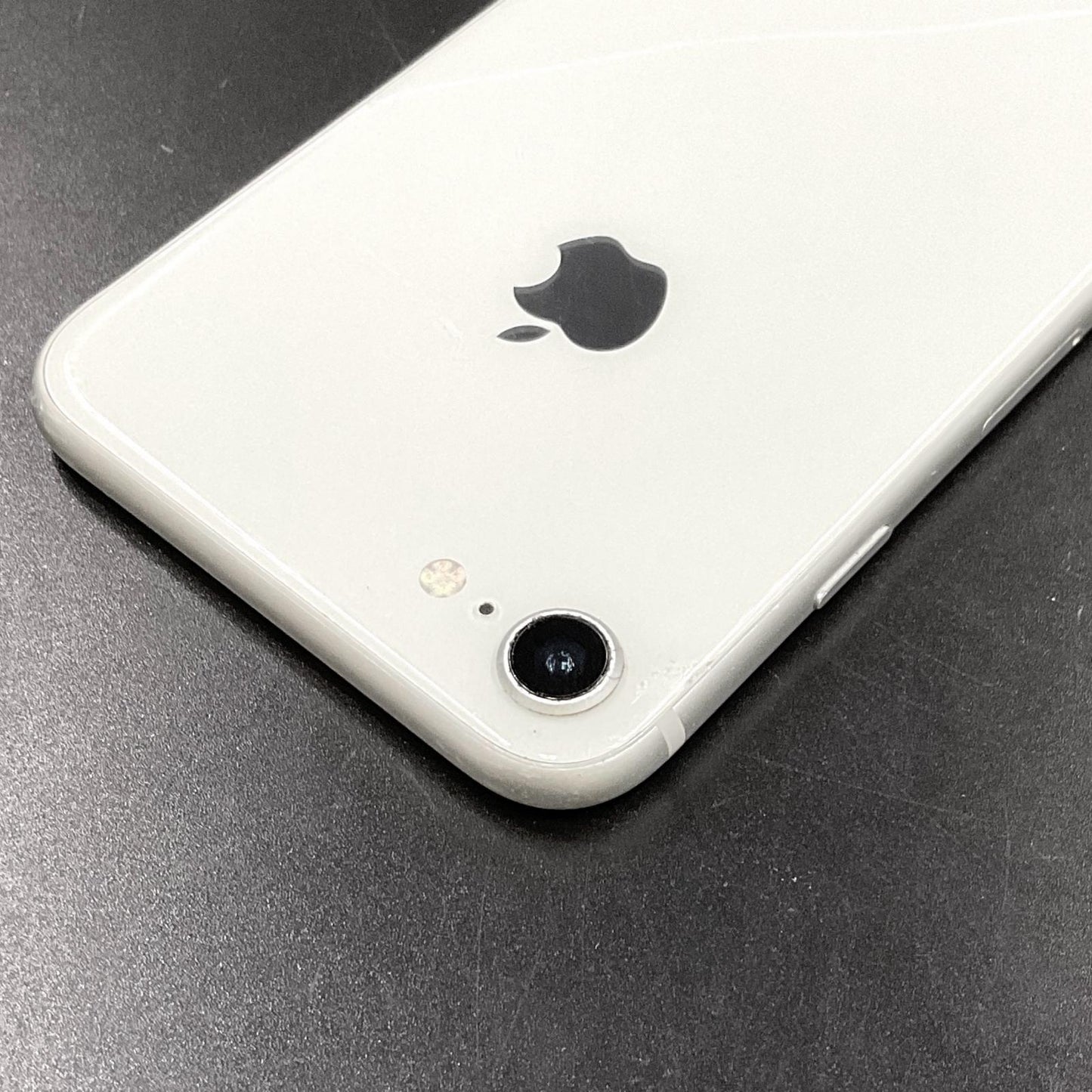 【最速発送】Apple iPhone iPhone 8 64GB シルバー Softbank 白ロム【難有】 73%
