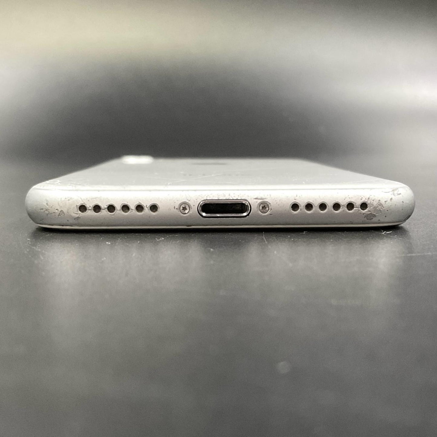 【最速発送】Apple iPhone iPhone 8 64GB シルバー Softbank 白ロム【難有】 73%