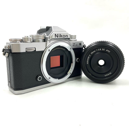 【全額返金保証】【最速発送】Nikon デジタル一眼 Z fc 28mm f/2.8 Special Edition キット [シルバー] シルバー 超美品 動作確認済