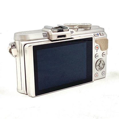 【最速発送】OLYMPUS デジタル一眼 PEN E-PL8 ボディ [ホワイト]【難有】