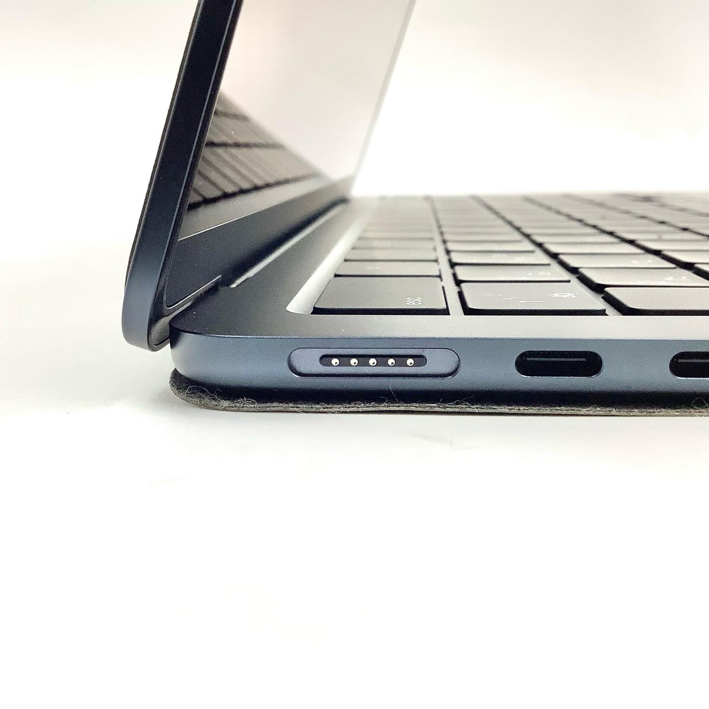 【全額返金保証】【最速発送】Apple MacBook Air 13インチ 2022 Apple M2 8GB SSD 256GB ミッドナイト 100% 美品 動作確認済