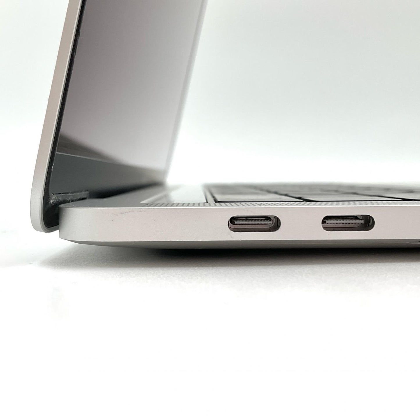 【最速発送】Apple MacBook Pro 13.3インチ 2017 デュアルコア intel core i5 8GB SSD 512GB シルバー 93.3%【難有】
