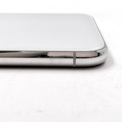 【全額返金保証】【最速発送】Apple iPhone iPhone XS 256GB シルバー au 白ロム 動作確認済 75%
