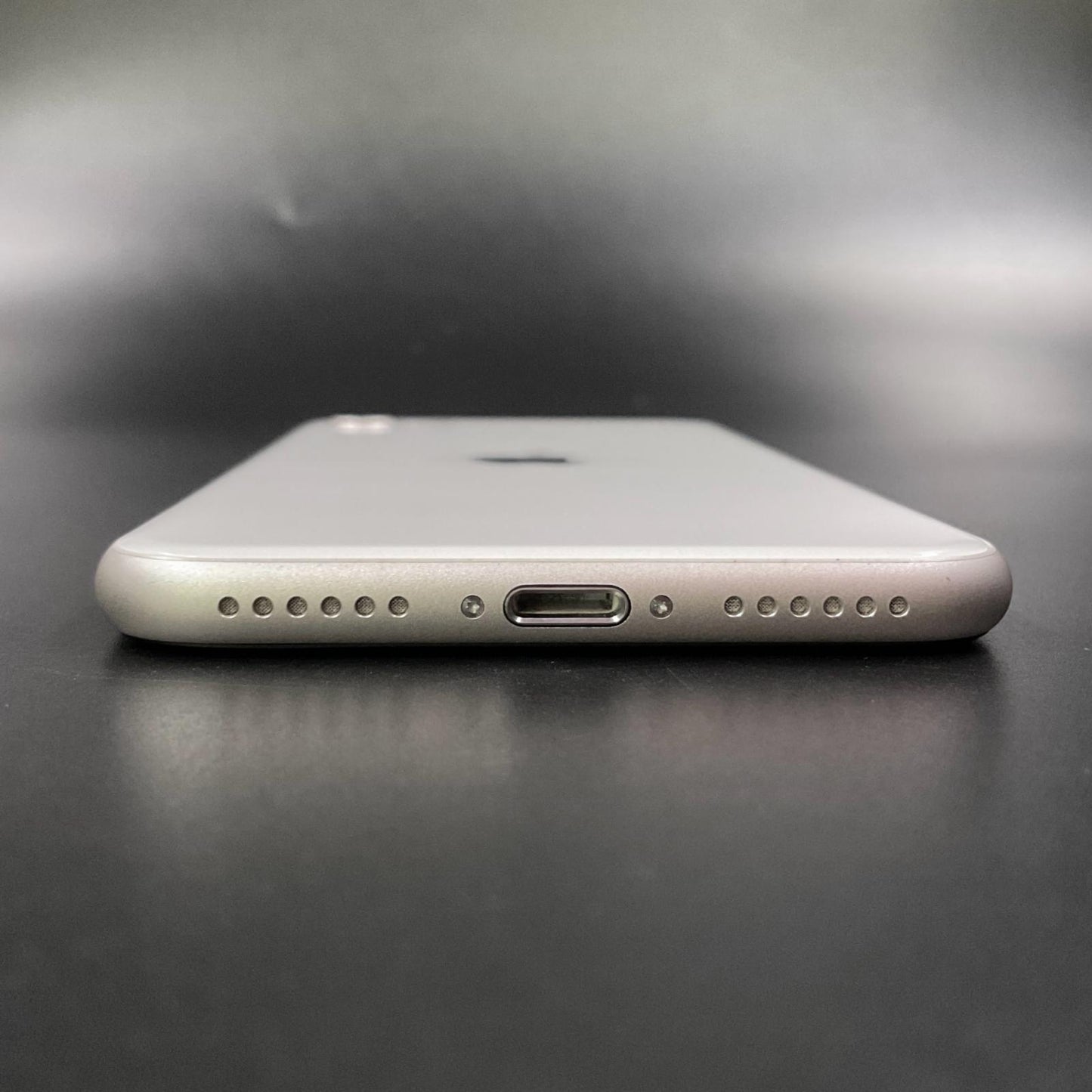 【全額返金保証】【最速発送】Apple iPhone iPhone SE（第3世代） 128GB スターライト SIMフリー 動作確認済 82%