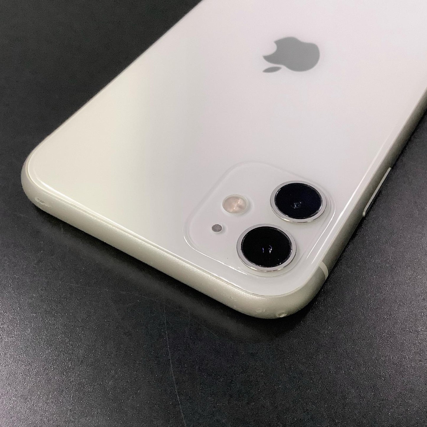 【全額返金保証】【最速発送】Apple iPhone iPhone 11 64GB ホワイト Softbank 白ロム 動作確認済 86%