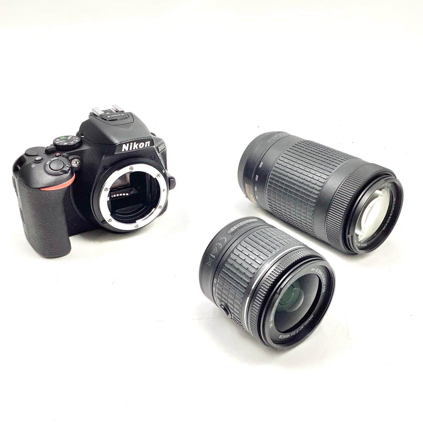【全額返金保証】【最速発送】Nikon デジタル一眼 D5600 ダブルズームキット ブラック 美品 動作確認済