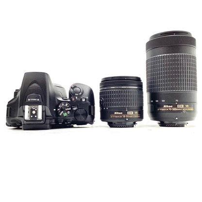 【全額返金保証】【最速発送】Nikon デジタル一眼 D5600 ダブルズームキット ブラック 美品 動作確認済