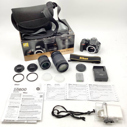 【全額返金保証】【最速発送】Nikon デジタル一眼 D5600 ダブルズームキット ブラック 美品 動作確認済