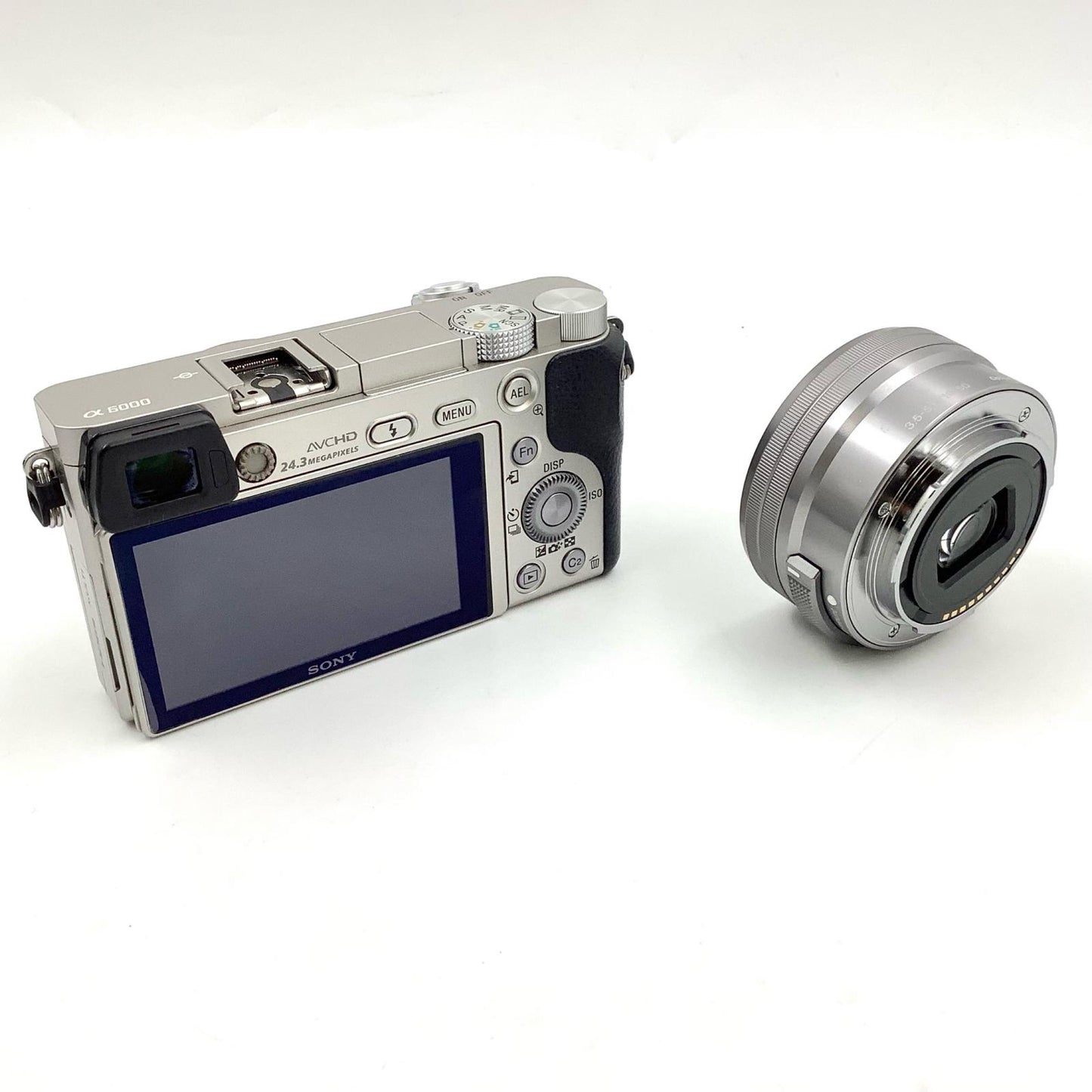 【全額返金保証】【最速発送】Sony デジタル一眼 α6000 ILCE-6000L パワーズームレンズキット [シルバー] 美品 動作確認済