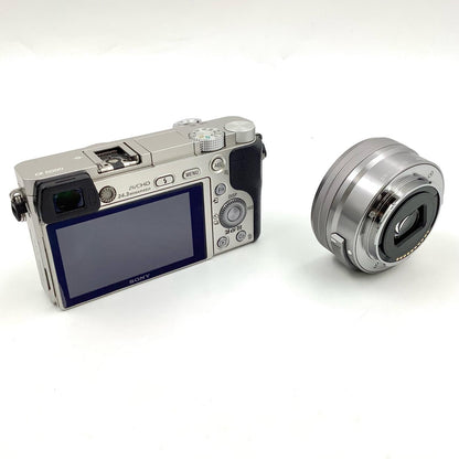 【全額返金保証】【最速発送】Sony デジタル一眼 α6000 ILCE-6000L パワーズームレンズキット [シルバー] 美品 動作確認済