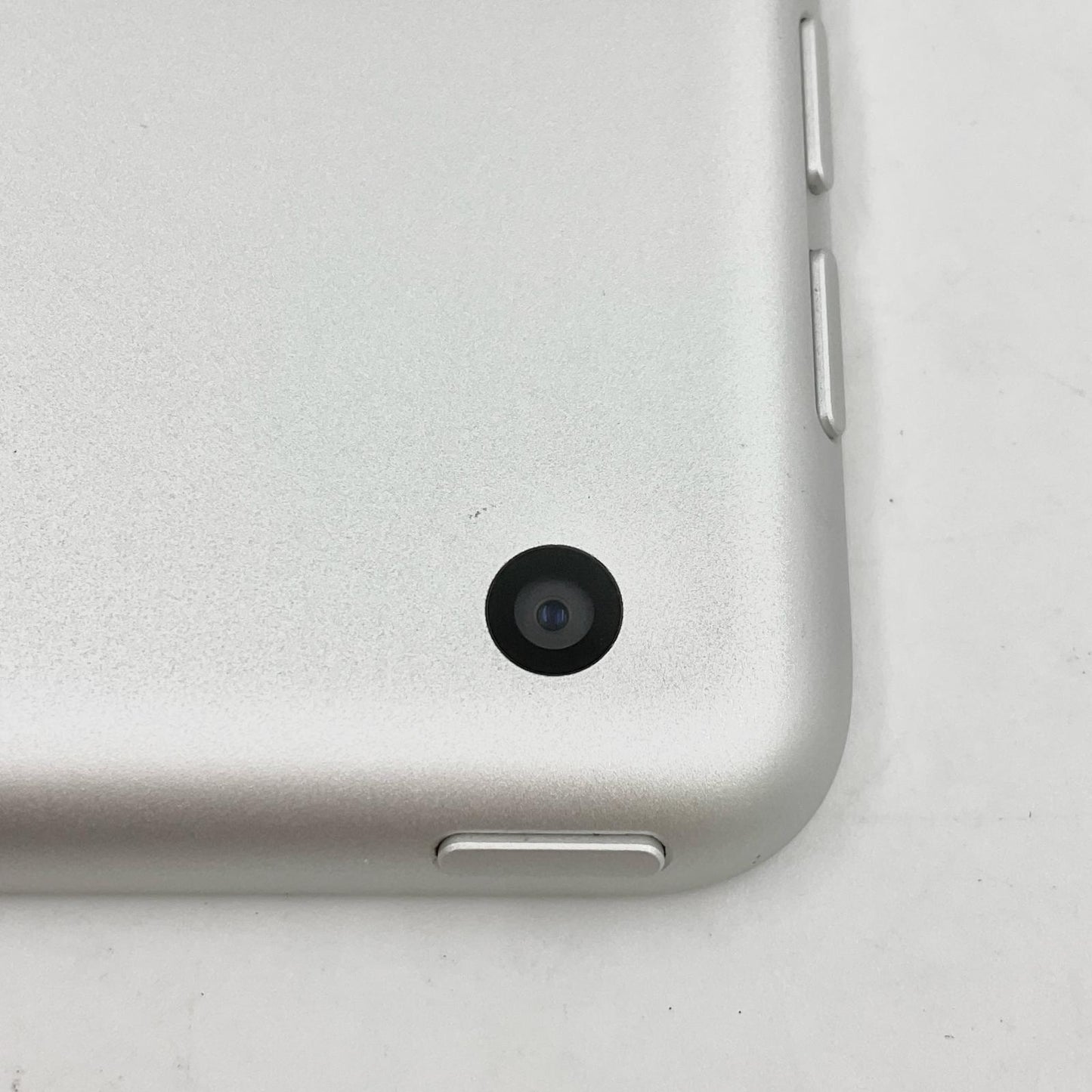 【全額返金保証】【最速発送】Apple iPad iPad 10.2インチ 第9世代 256GB シルバー Wi-Fi 動作確認済
