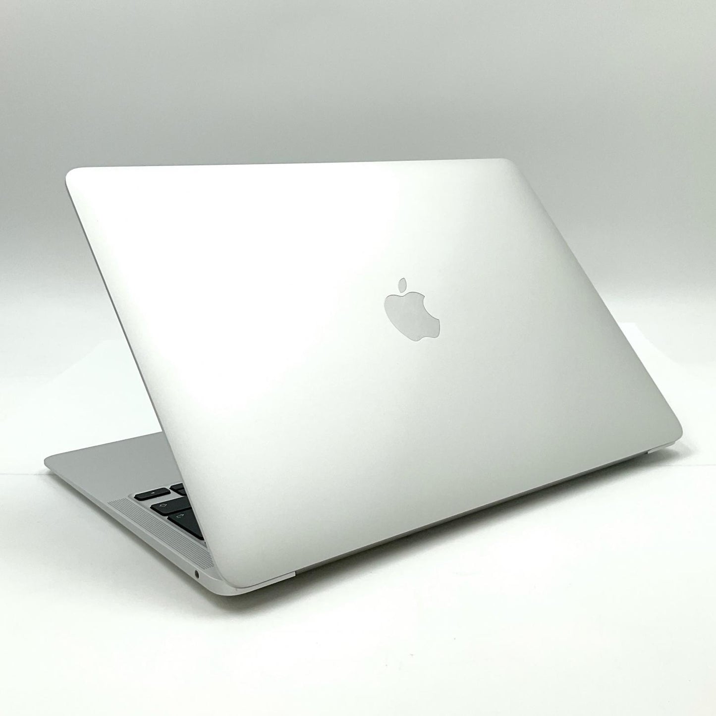 【全額返金保証】【最速発送】Apple MacBook Air 13.3インチ 2020 Apple M1 8GB SSD 512GB シルバー 97% 超美品 動作確認済