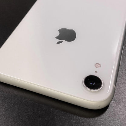 【全額返金保証】【最速発送】Apple iPhone iPhone XR 64GB ホワイト au 白ロム 動作確認済 76%