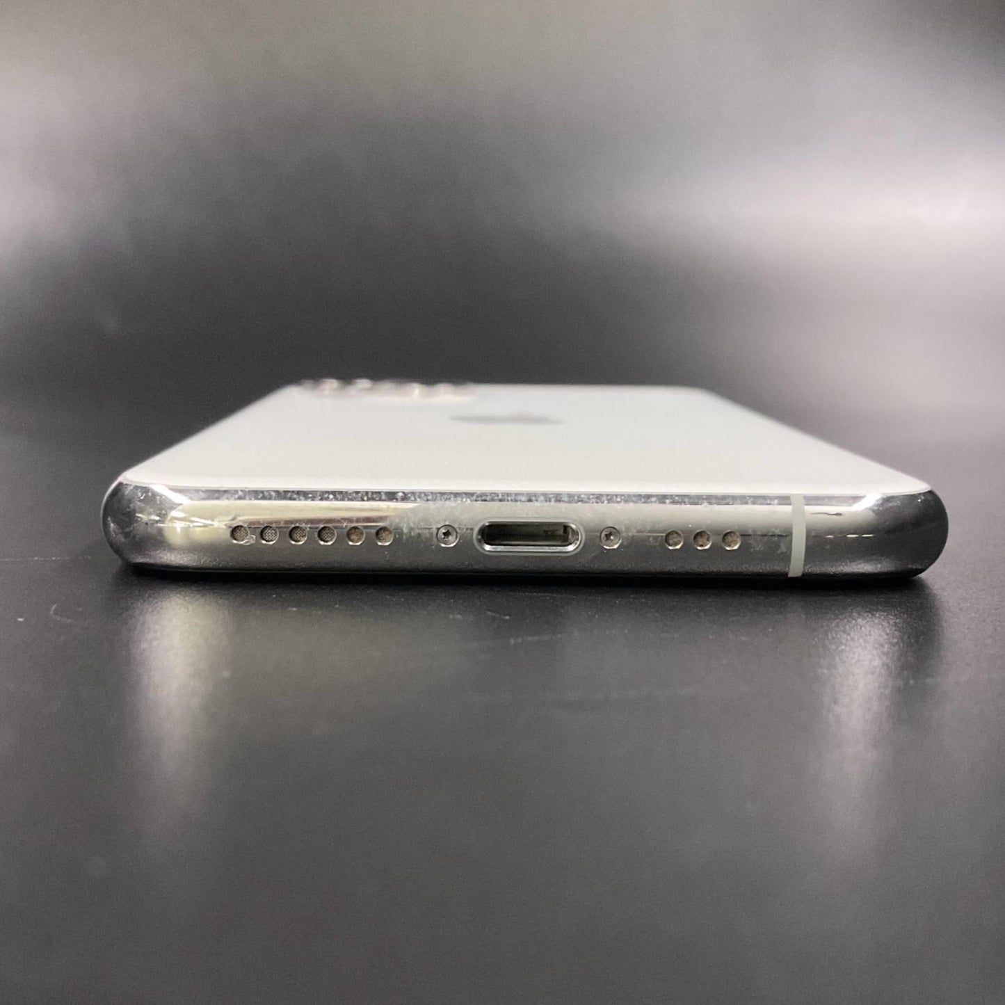 【全額返金保証】【最速発送】Apple iPhone iPhone 11 Pro 256GB シルバー SIMフリー 動作確認済 71%