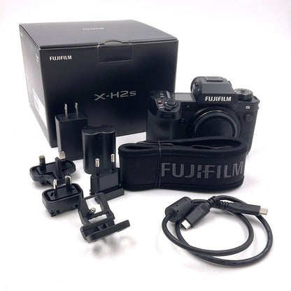 【全額返金保証】【最速発送】FUJIFILM デジタル一眼 X-H2S ボディ ブラック 超美品 動作確認済