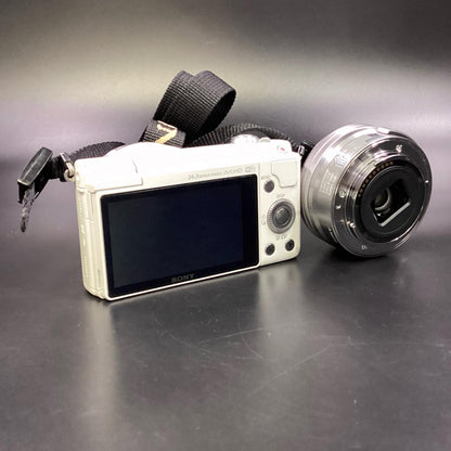 【全額返金保証】【最速発送】Sony デジタル一眼 α5100 ILCE-5100L パワーズームレンズキット ホワイト 動作確認済