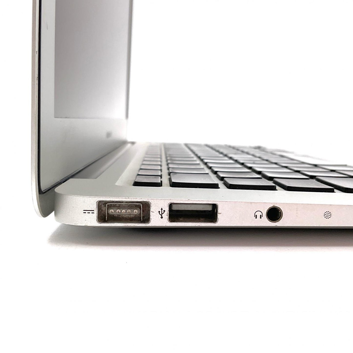 【最速発送】Apple MacBook Air 13.3インチ 2011 Intel Core i5 1.7GHz 4GB SSD 128GB シルバー 64%【難有】